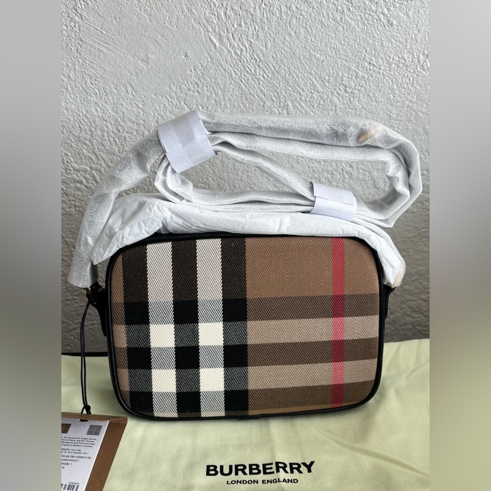 NWT Burberry Camera Crossbody